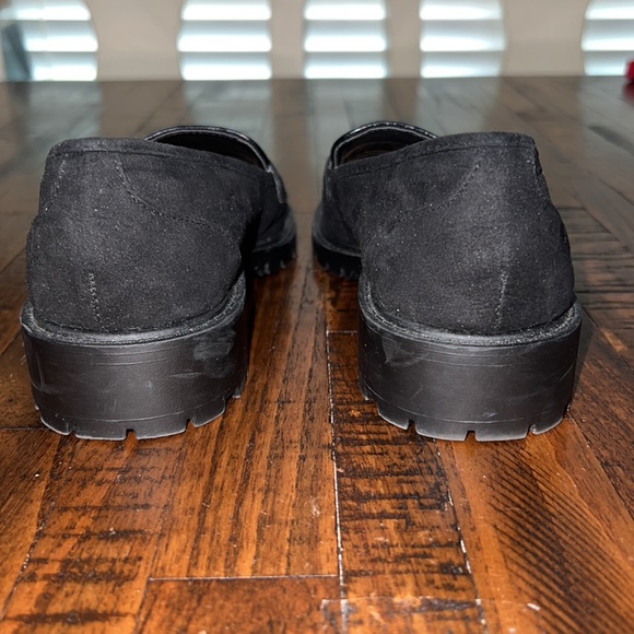 Diba Suede Loafers black with low lugged sole and toes gold tassels Size 7 - Picture 4 of 12